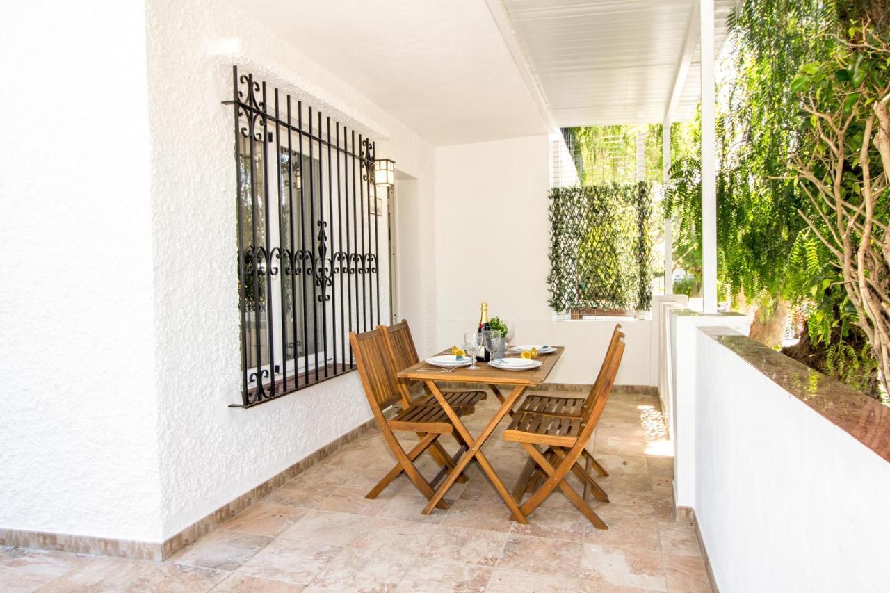 Perfectly Located Beachside Apartment In Elviria Марбеля Екстериор снимка