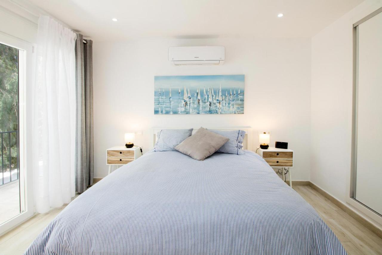 Perfectly Located Beachside Apartment In Elviria Марбеля Екстериор снимка