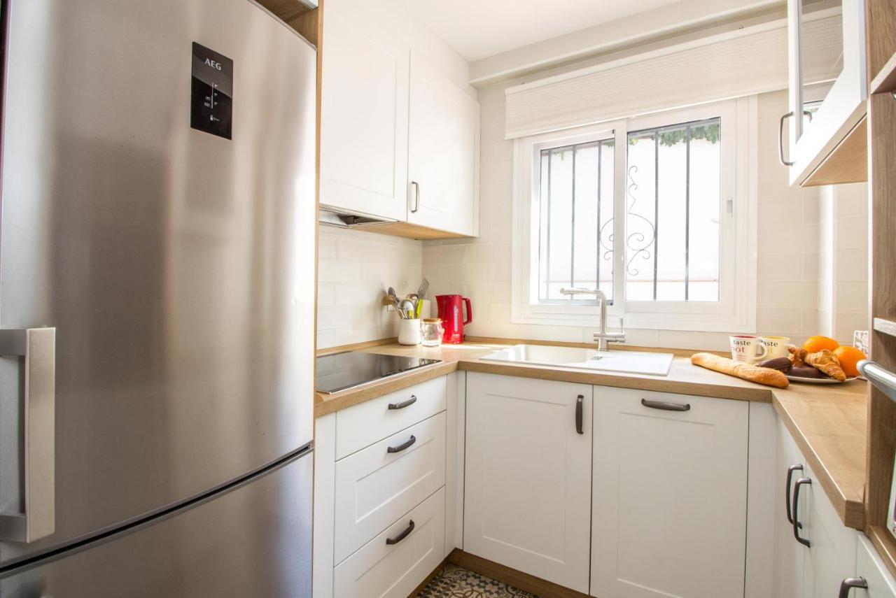 Perfectly Located Beachside Apartment In Elviria Марбеля Екстериор снимка