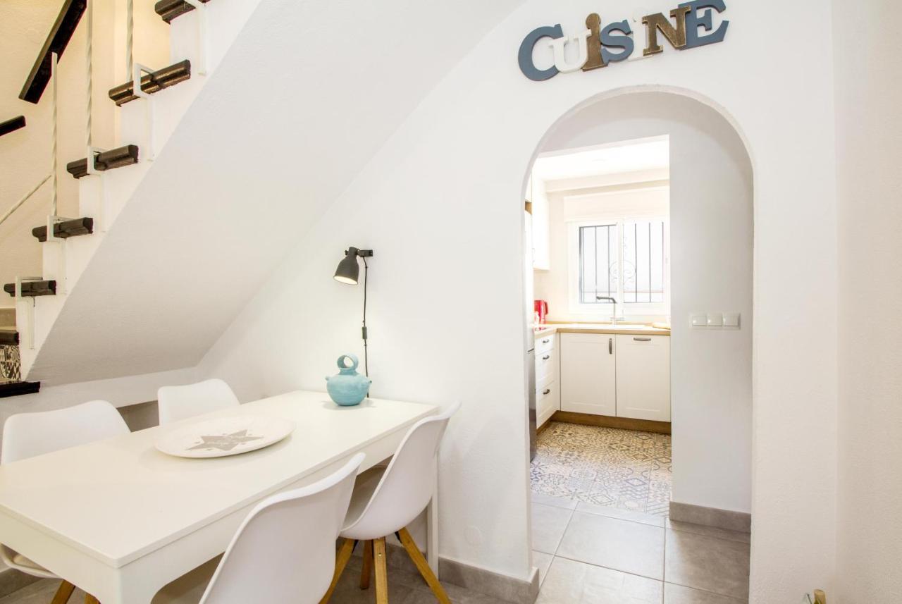 Perfectly Located Beachside Apartment In Elviria Марбеля Екстериор снимка