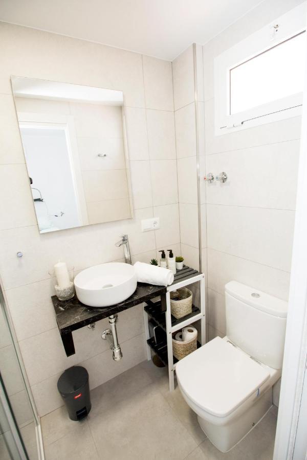 Perfectly Located Beachside Apartment In Elviria Марбеля Екстериор снимка