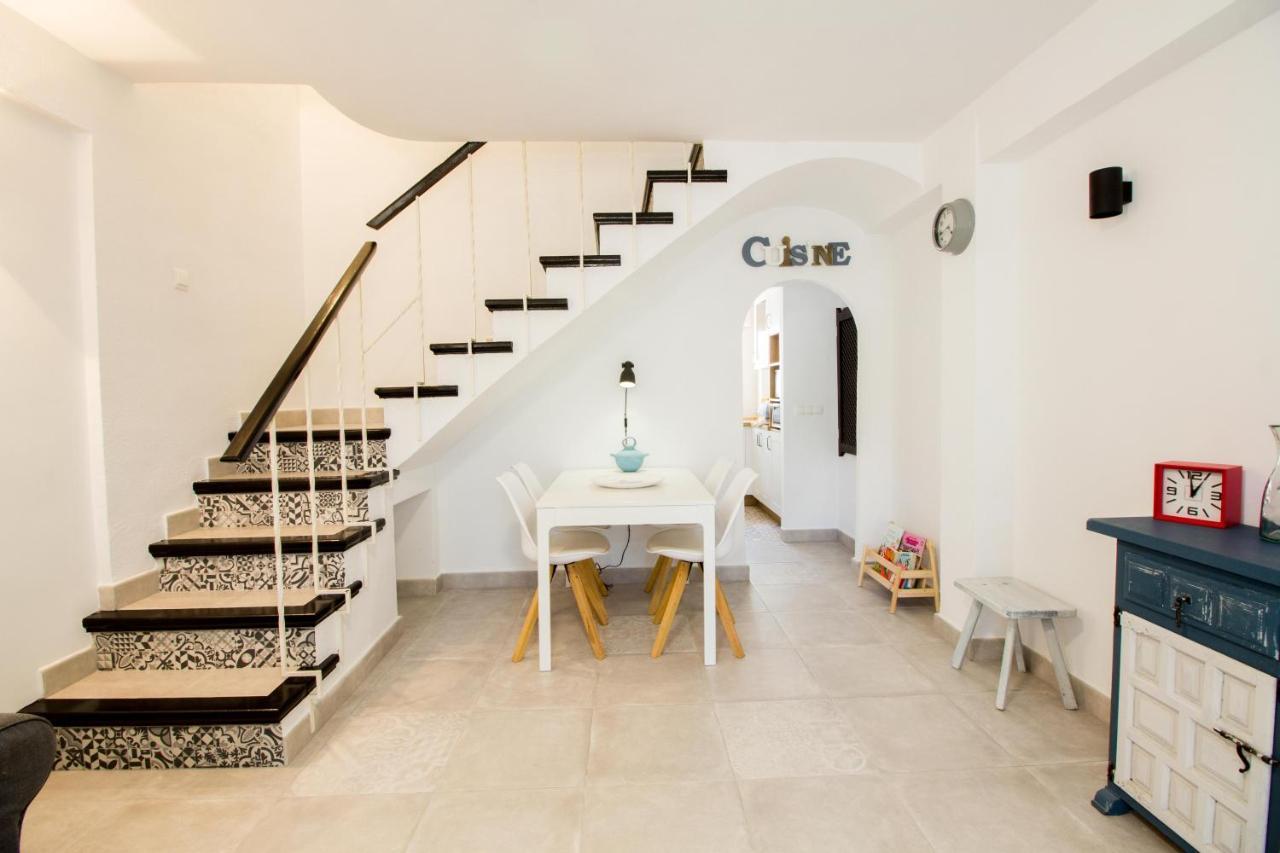 Perfectly Located Beachside Apartment In Elviria Марбеля Екстериор снимка